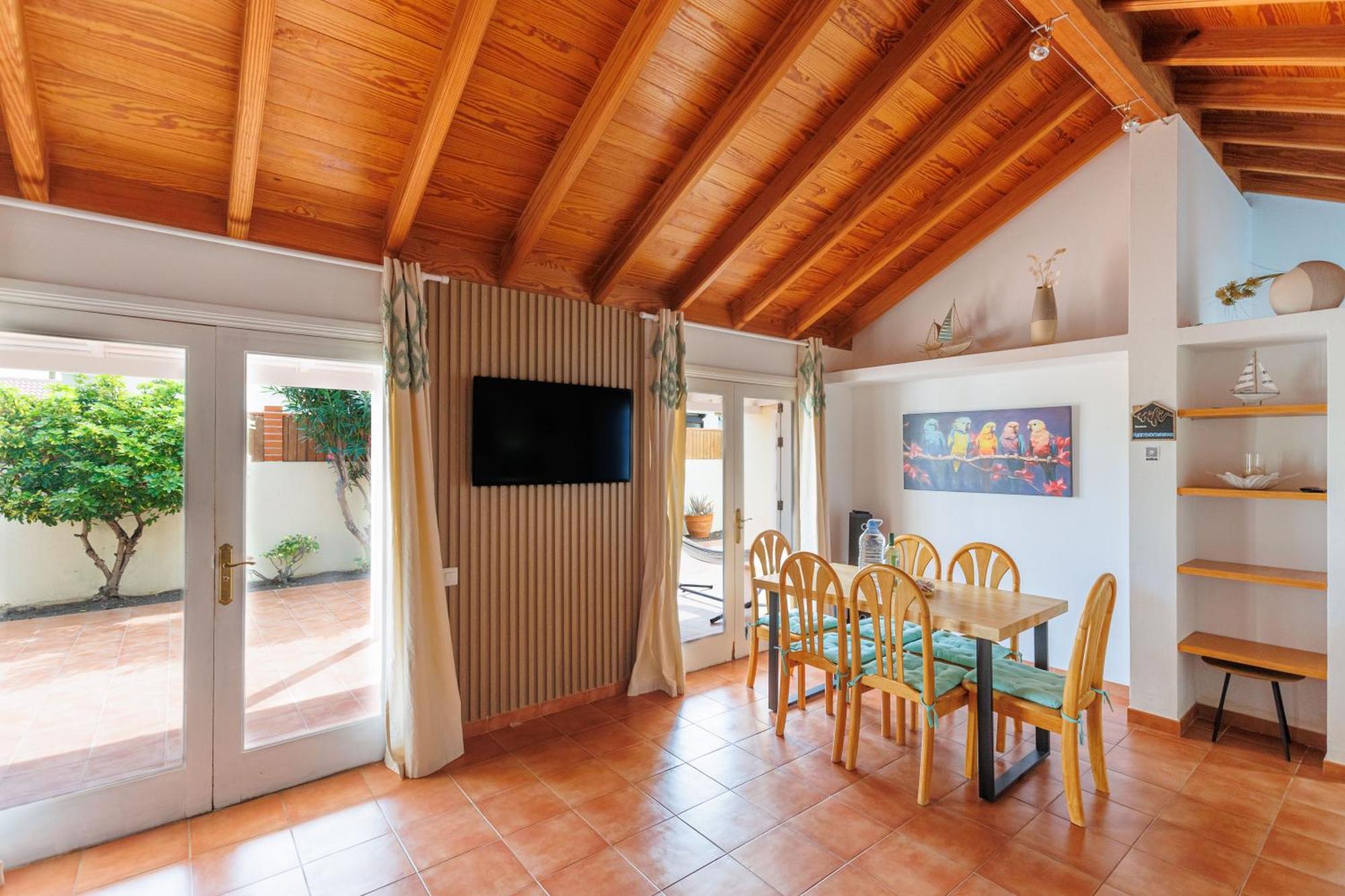 Private Villa With Heated Pool & Terrace See View คอร์ราเลโฮ ภายนอก รูปภาพ