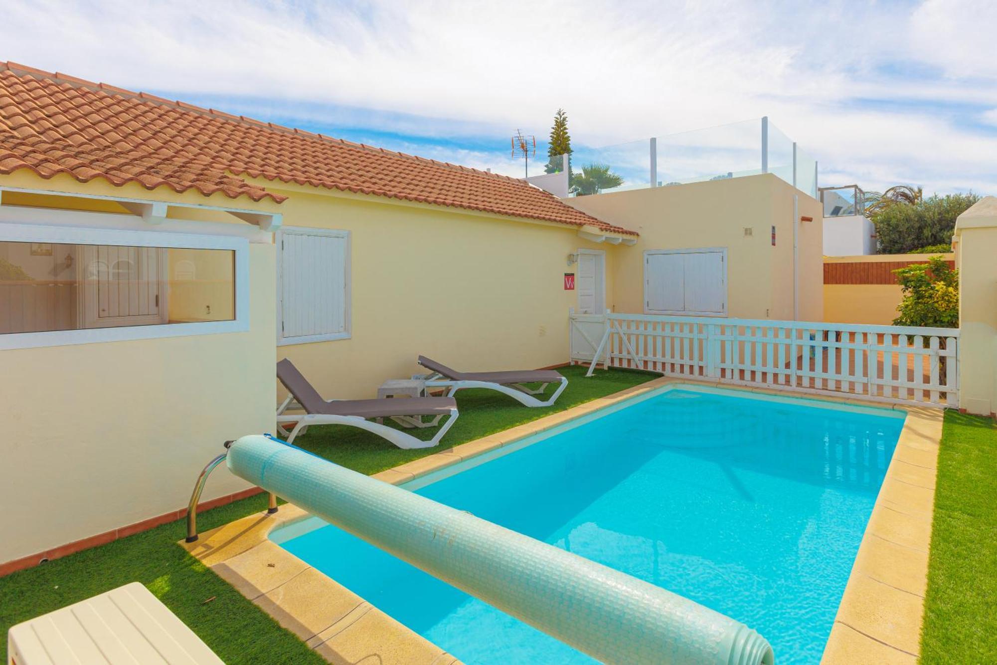 Private Villa With Heated Pool & Terrace See View คอร์ราเลโฮ ภายนอก รูปภาพ
